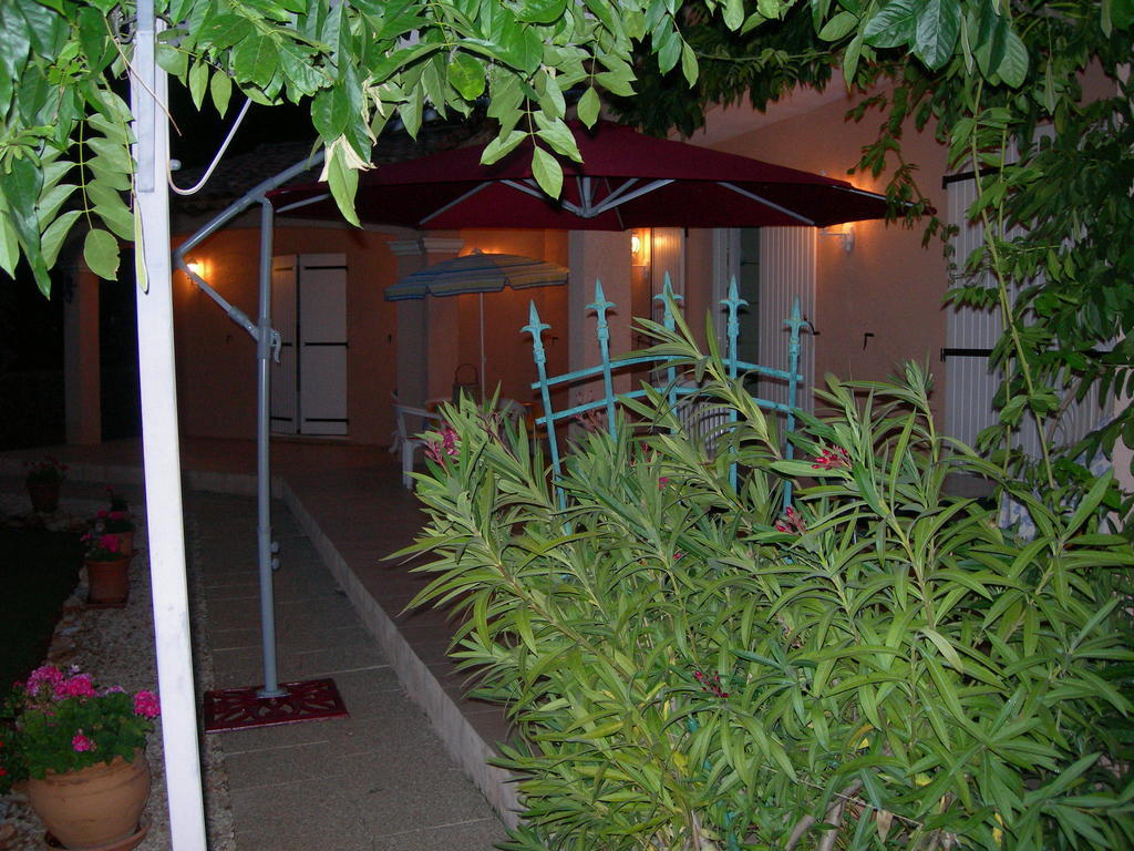 B&B Villa Les Tamaris Régusse Екстериор снимка